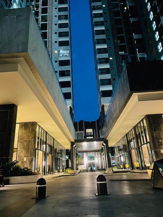 The Base Central Pattaya 2 Bed 2 Bath By Numam Extérieur photo