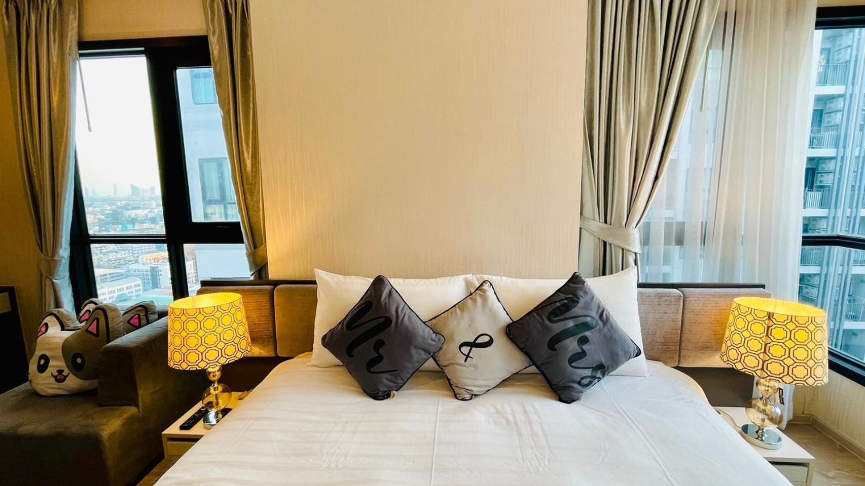 The Base Central Pattaya 2 Bed 2 Bath By Numam Extérieur photo